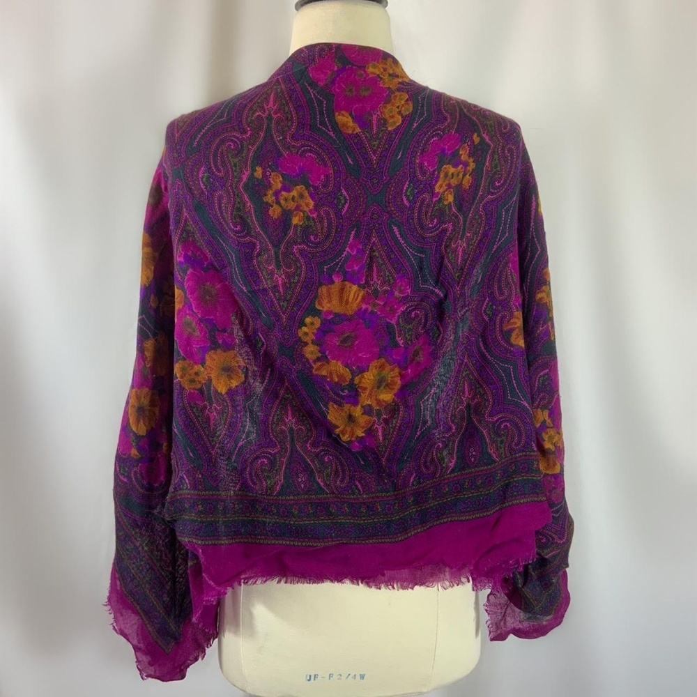 FLORAL PAISLEY WRAP